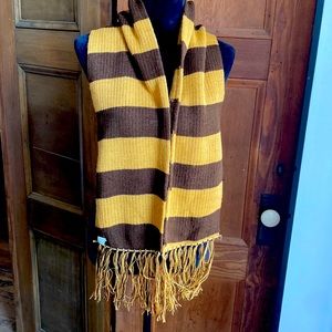 Vintage brown striped scarf. 100% acrylic. 54” length not including tassels.